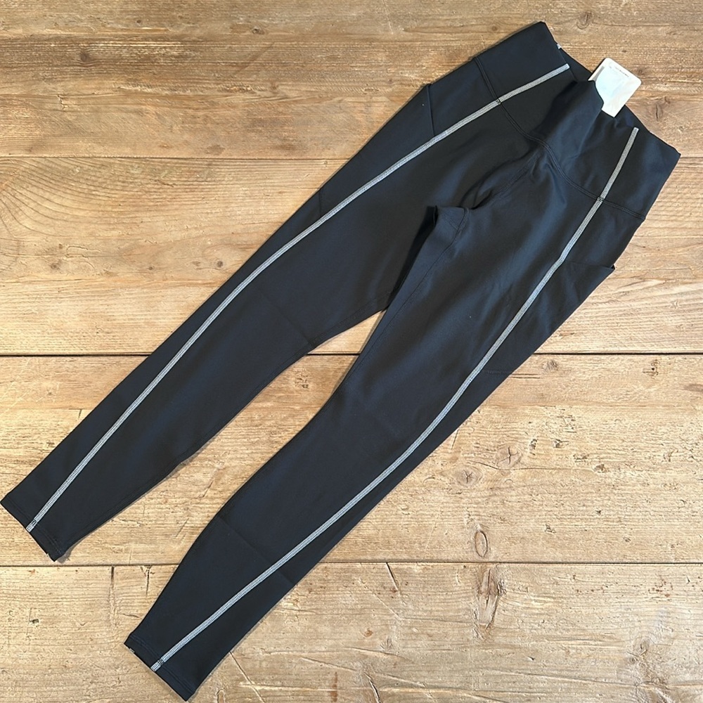 NWT- Fabletics PureLuxe HW Pocket Full length Legging -BLACK/CLASSIC WHITE (27”) - Picture 7 of 10